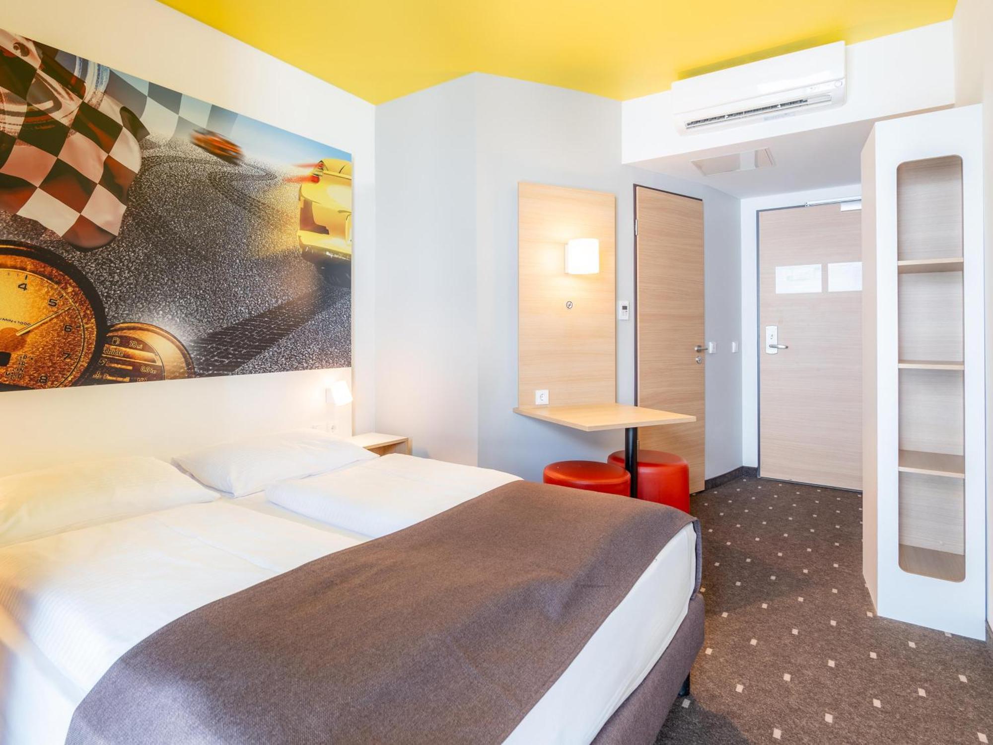 B&B Hotel Stuttgart-Zuffenhausen Exteriör bild