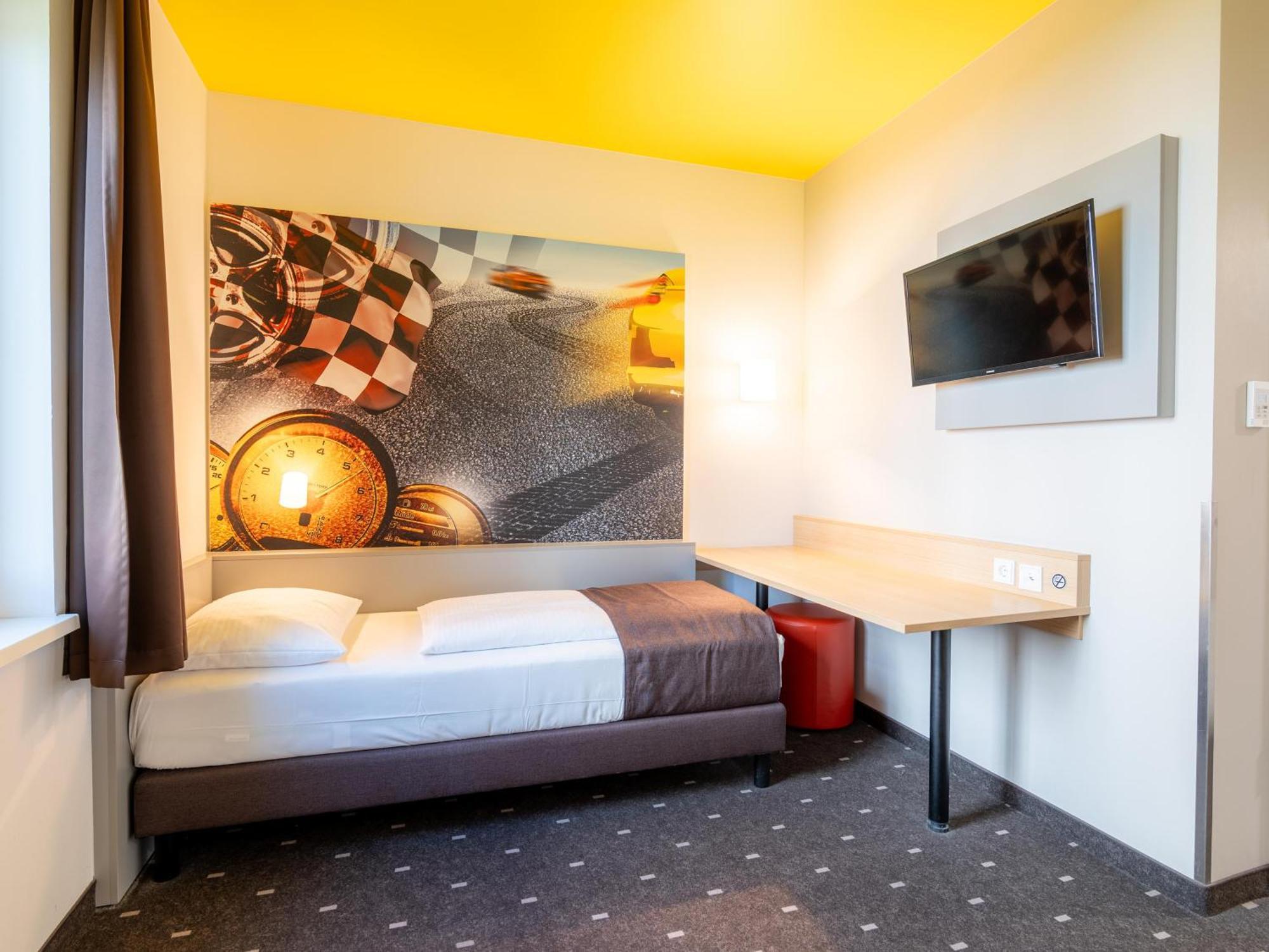 B&B Hotel Stuttgart-Zuffenhausen Exteriör bild