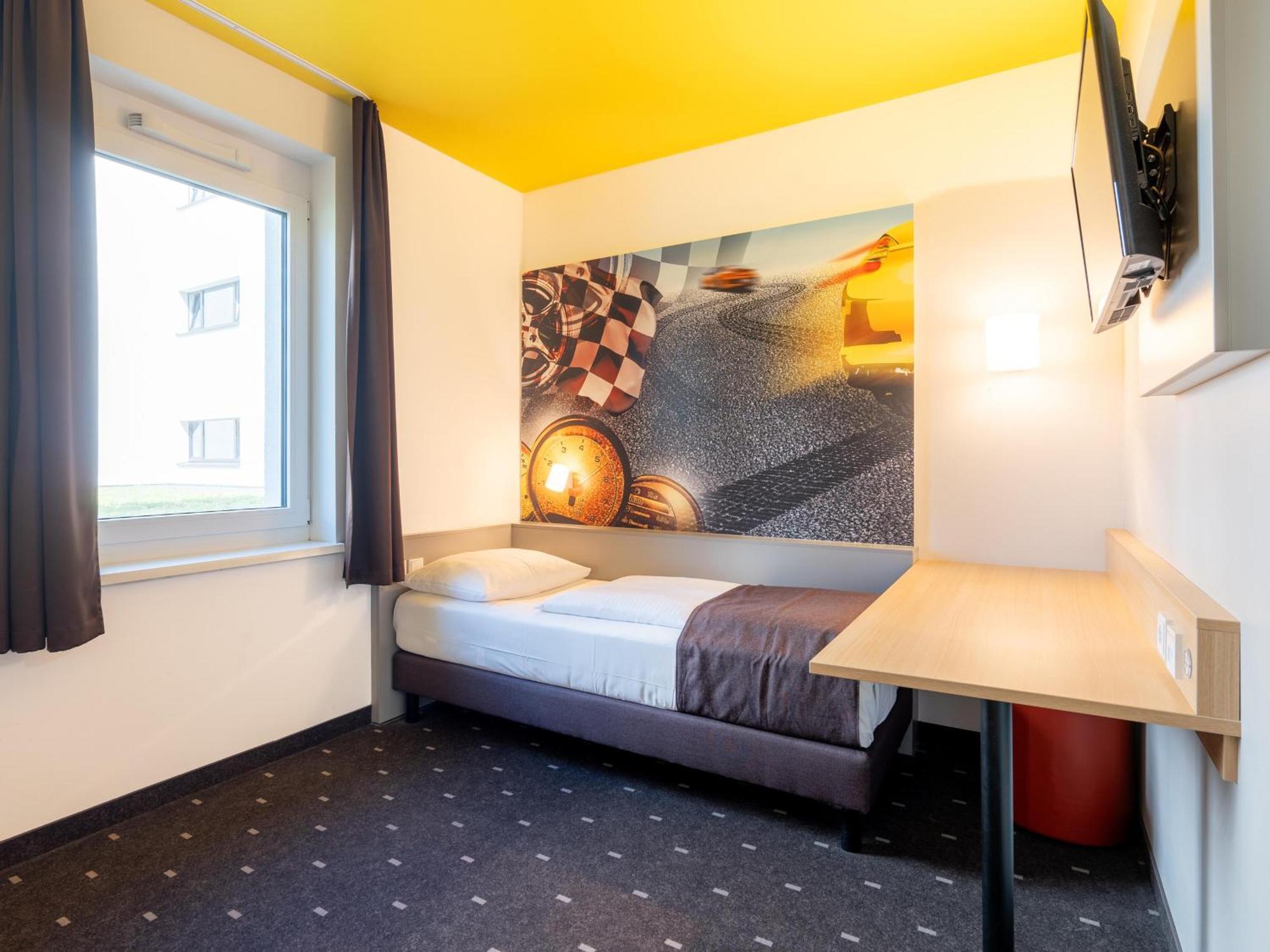 B&B Hotel Stuttgart-Zuffenhausen Exteriör bild