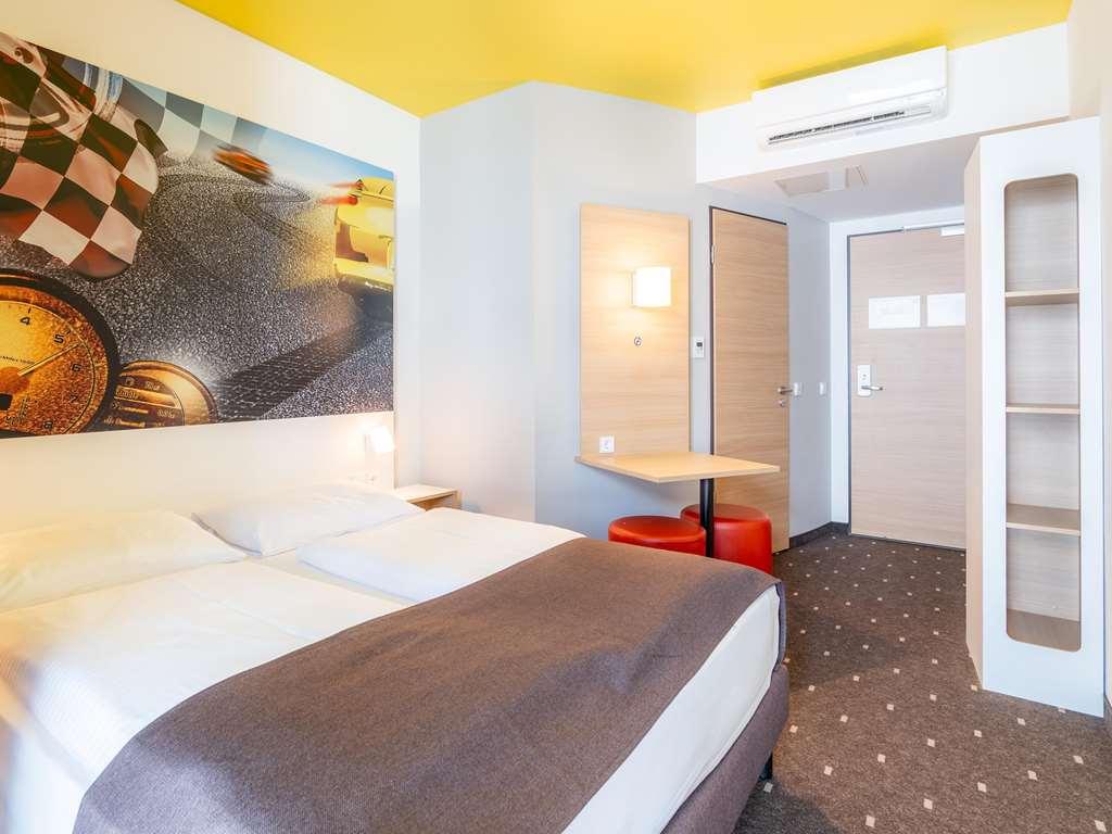 B&B Hotel Stuttgart-Zuffenhausen Rum bild